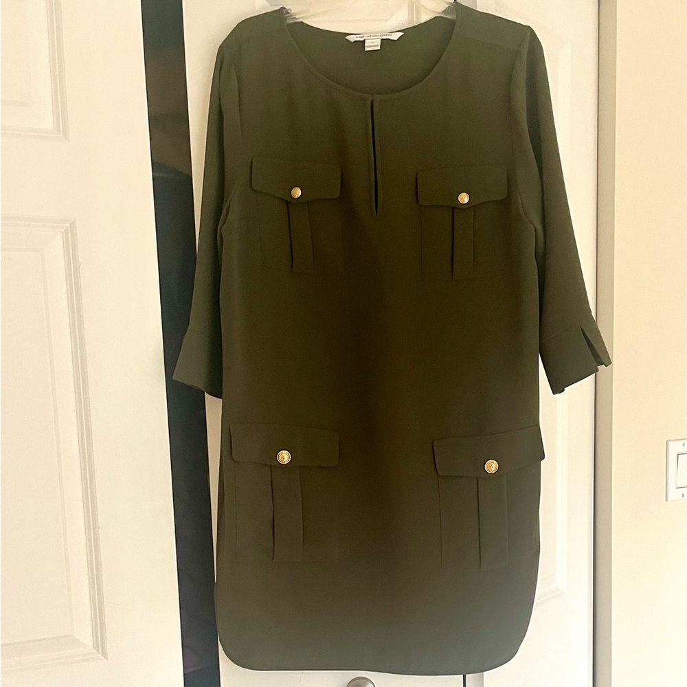 Diane Von Furstenberg dress, great condition. Knee length if you height is 5.1